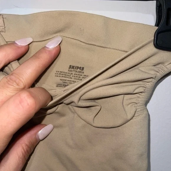 SKIMS SEAMLESS SULPT STRAPLESS THONG BODYSUIT CLAY XXS NO STRAPS